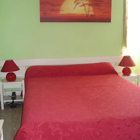 Hotel Le Belvedere De Belves 2*